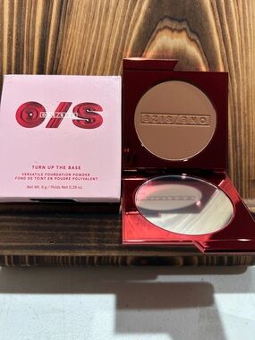 One/Size Turn Up The Base Versatile Foundation Powder - DEEP4